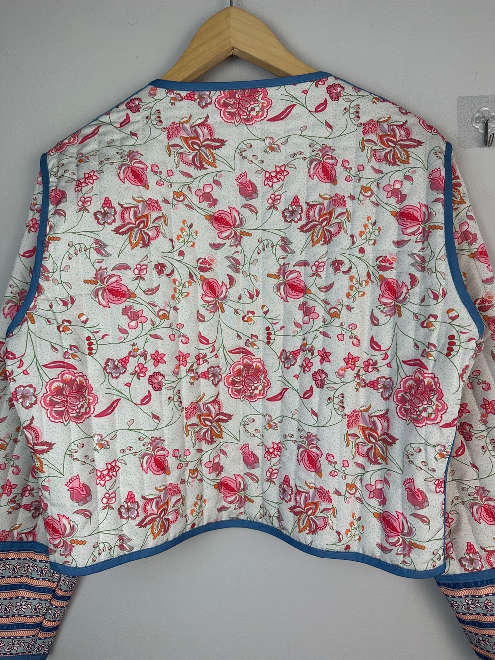 NWOT Women’s Floral Quilted Open Front Jacket Long Sleeve Cropped Bohemian Small - Picture 11 of 16